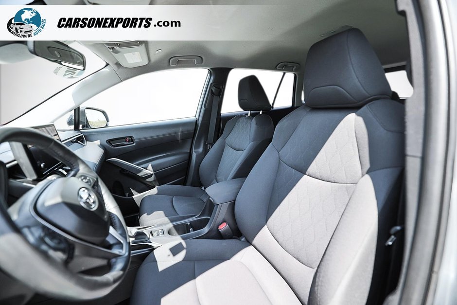 2025 Toyota Corolla Cross LE-13