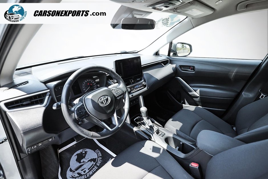 2025 Toyota Corolla Cross LE-12