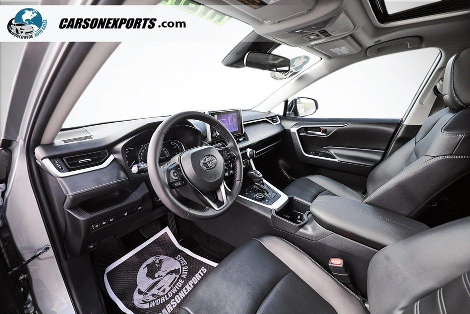 2025 Toyota RAV4 Hybrid XLE-13