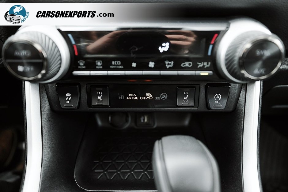 2024 Toyota RAV4 XLE-28