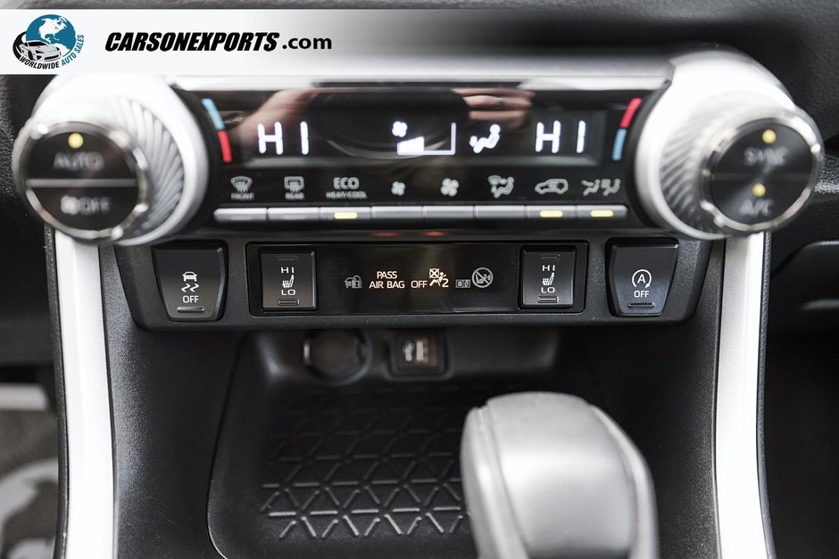 2024 Toyota RAV4 XLE-29