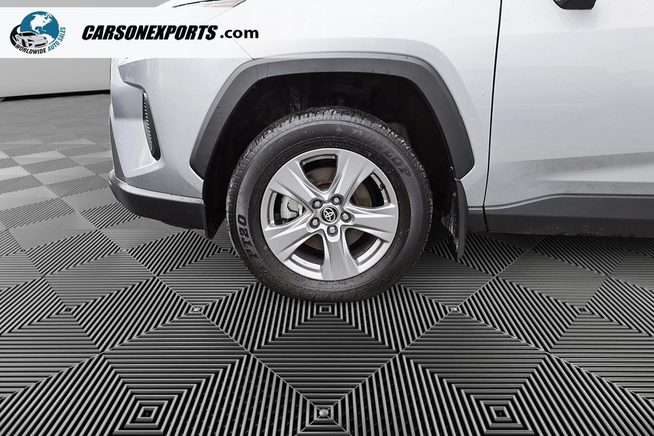 2025 Toyota RAV4 XLE-10