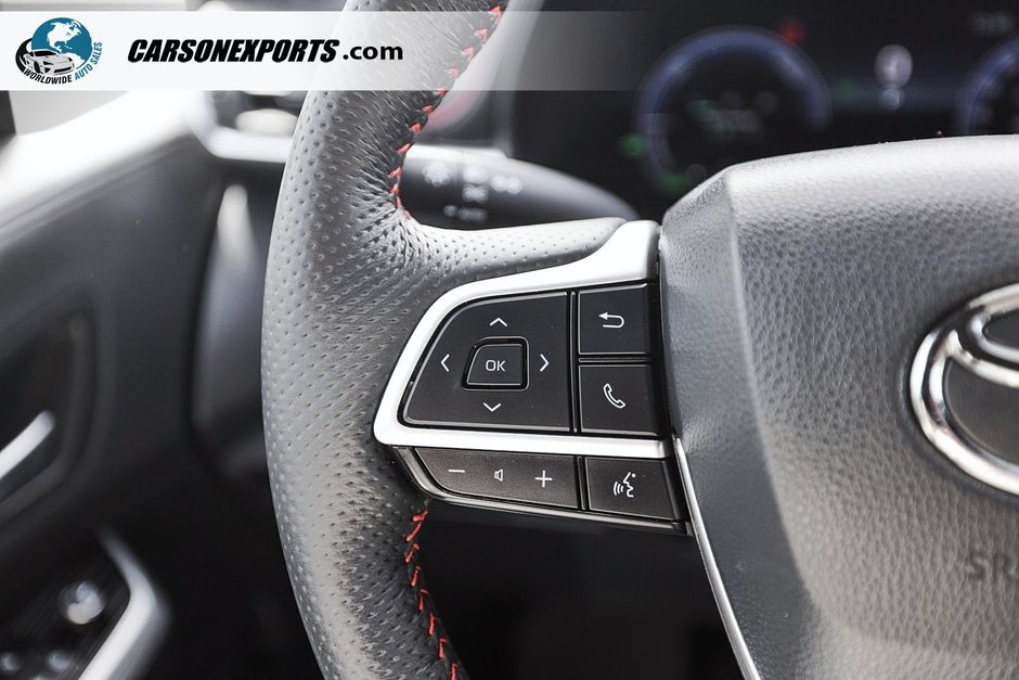 2025 Toyota Sienna XSE-23