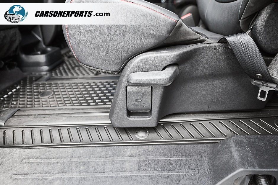 2025 Toyota Sienna XSE-42