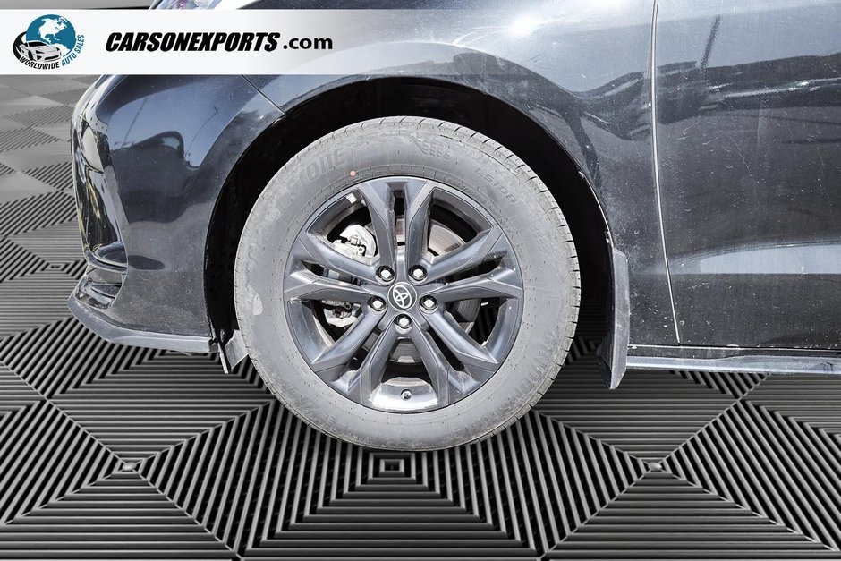 2025 Toyota Sienna XSE-8