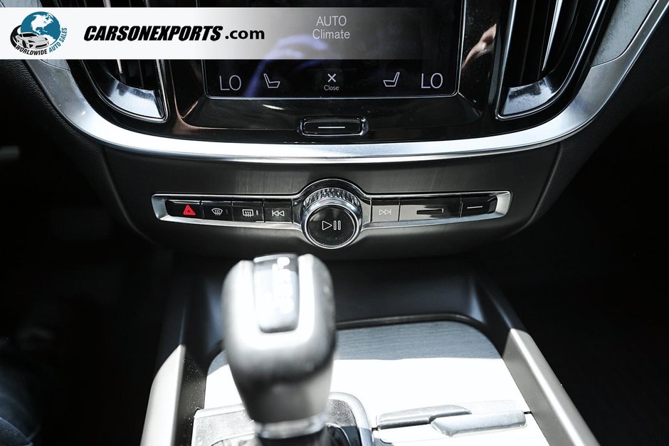 2022 Volvo V60 Cross Country T5-29