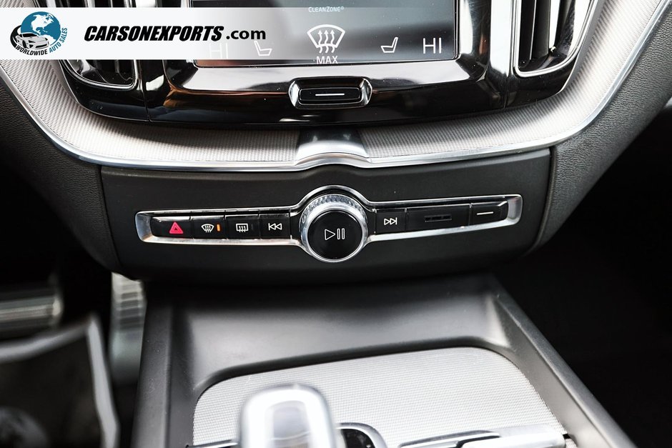 2019 Volvo XC60 Hybrid T8 R-Design-27