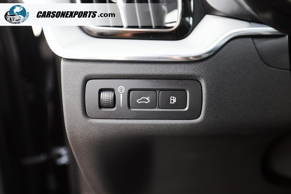 2019 Volvo XC60 Hybrid T8 R-Design-25