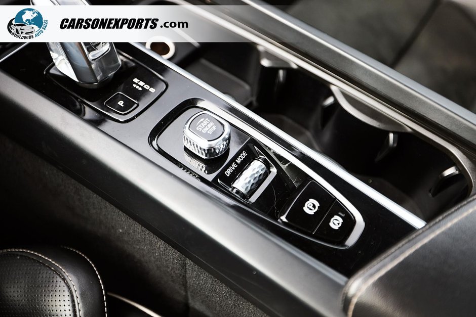 2019 Volvo XC60 Hybrid T8 R-Design-28