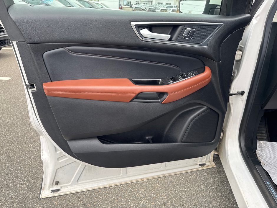 2018 Ford Edge Titanium-11