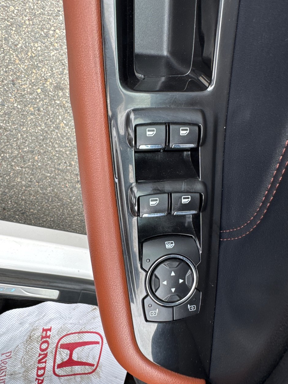 2018 Ford Edge Titanium-13