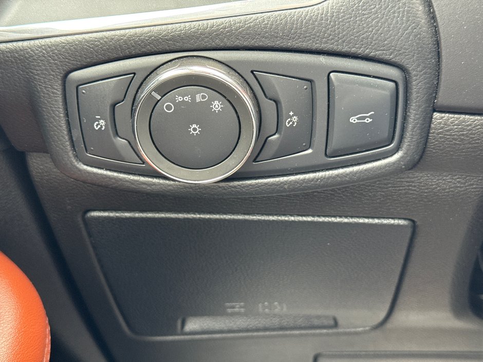 2018 Ford Edge Titanium-15