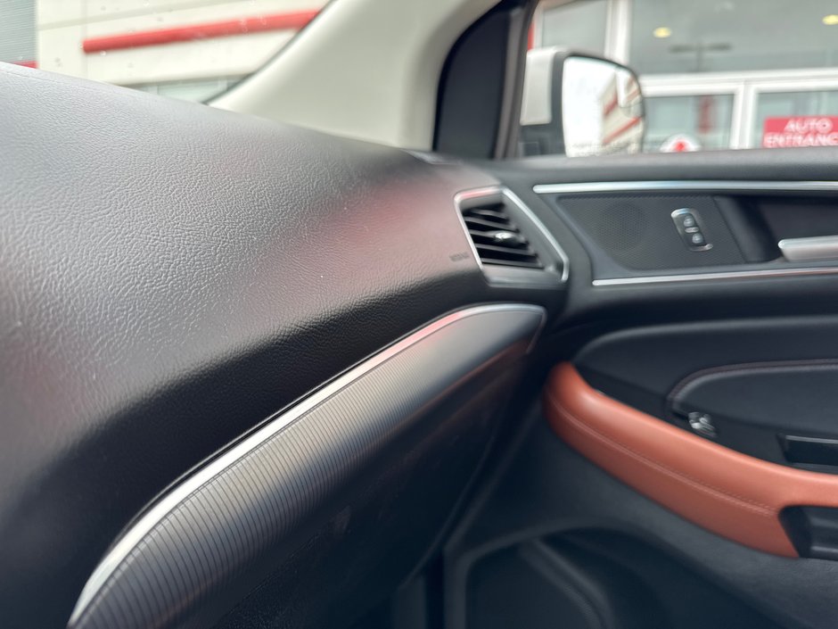 2018 Ford Edge Titanium-24