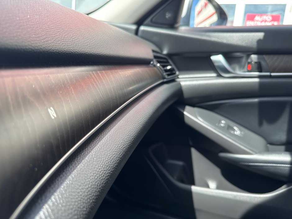 2018 Honda Accord Touring 2.0T-24