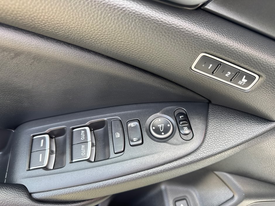 2018 Honda Accord Touring 2.0T-13
