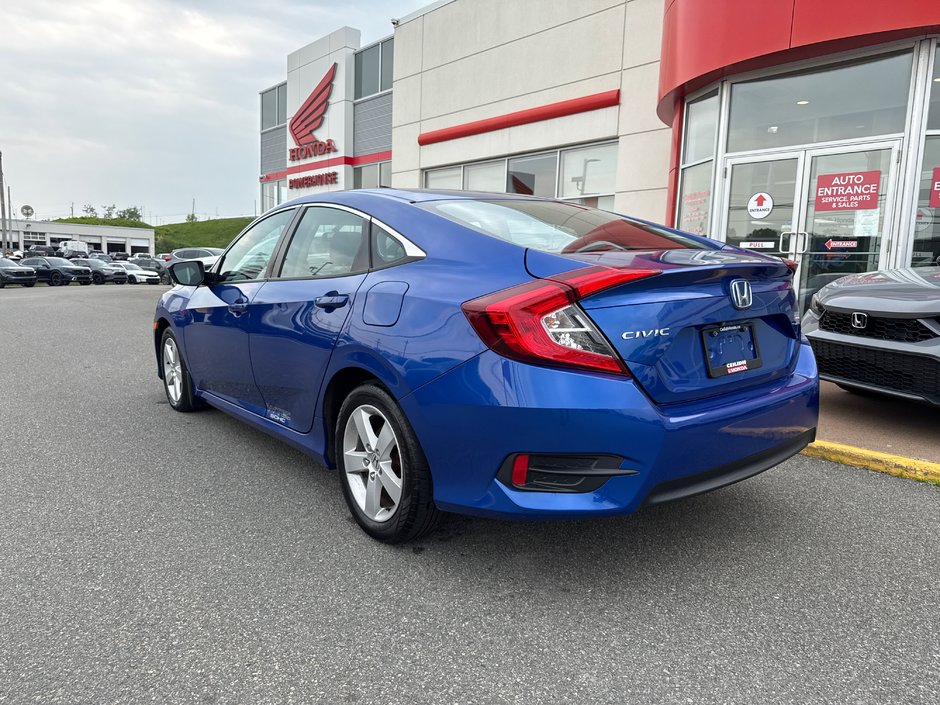 2017 Honda Civic LX-4