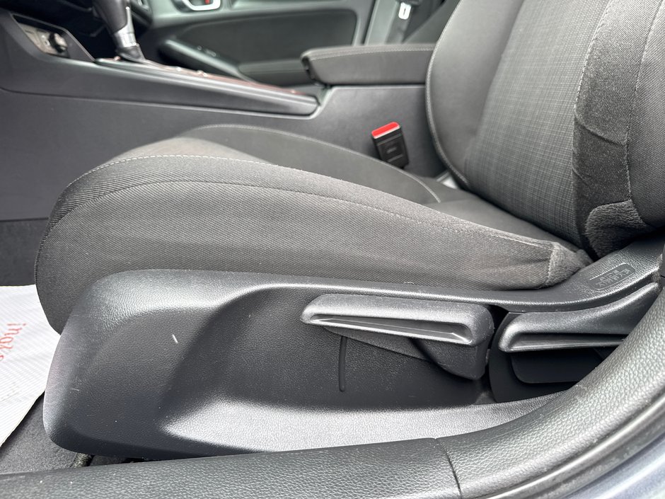 2022 Honda Civic LX-10