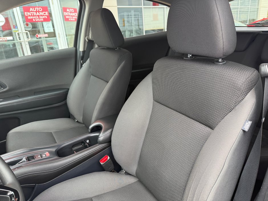 2022 Honda HR-V LX-8