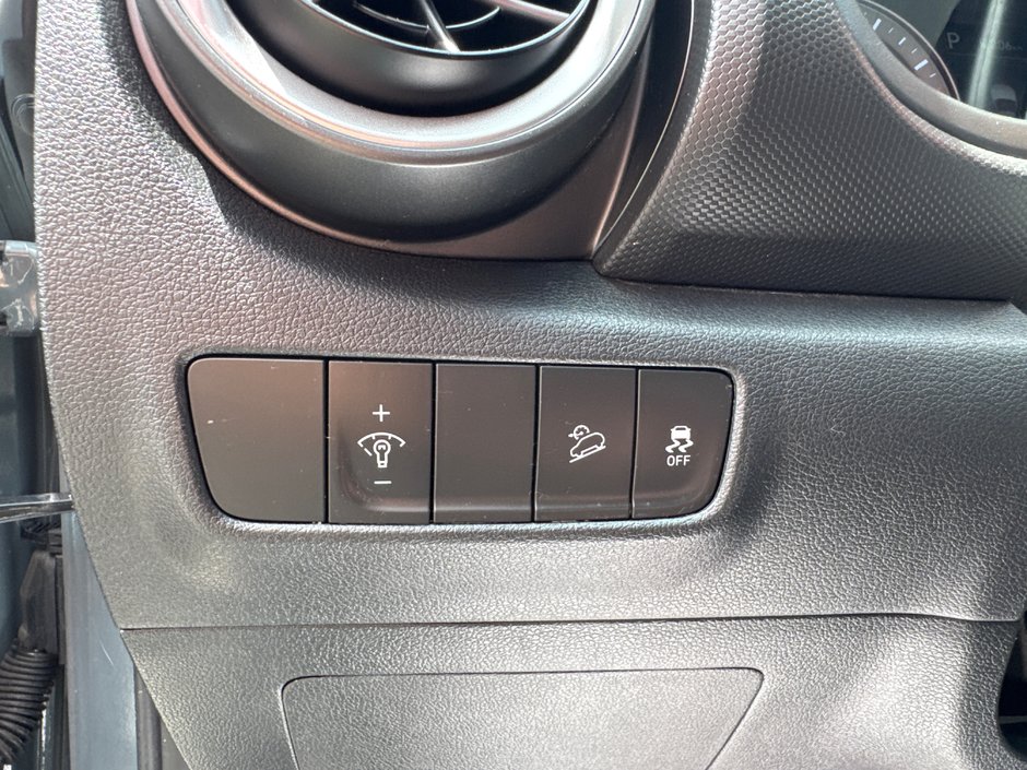 2022 Hyundai Kona 2.0L Preferred-14