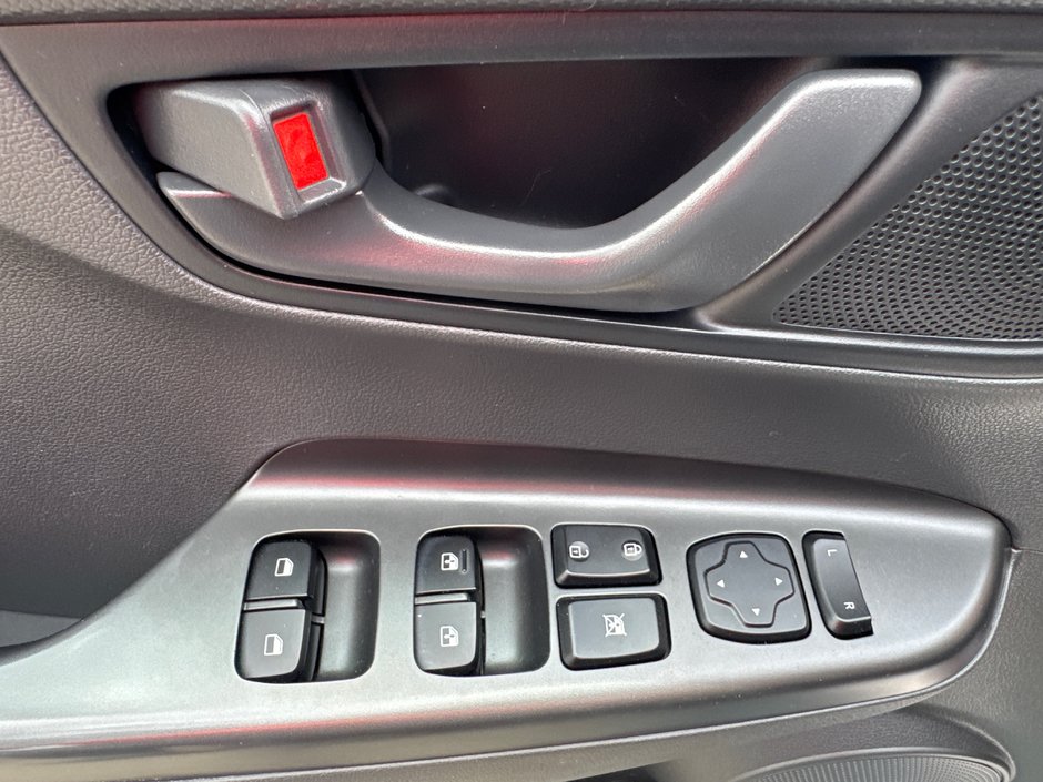 2022 Hyundai Kona 2.0L Preferred-12