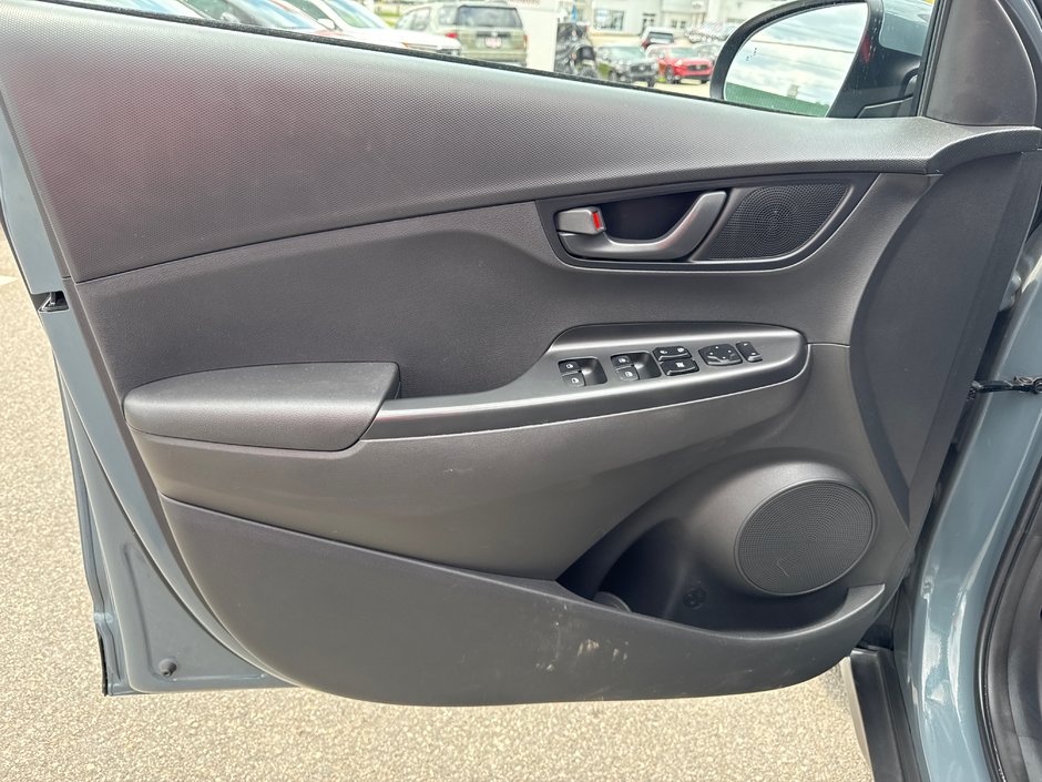 2022 Hyundai Kona 2.0L Preferred-11