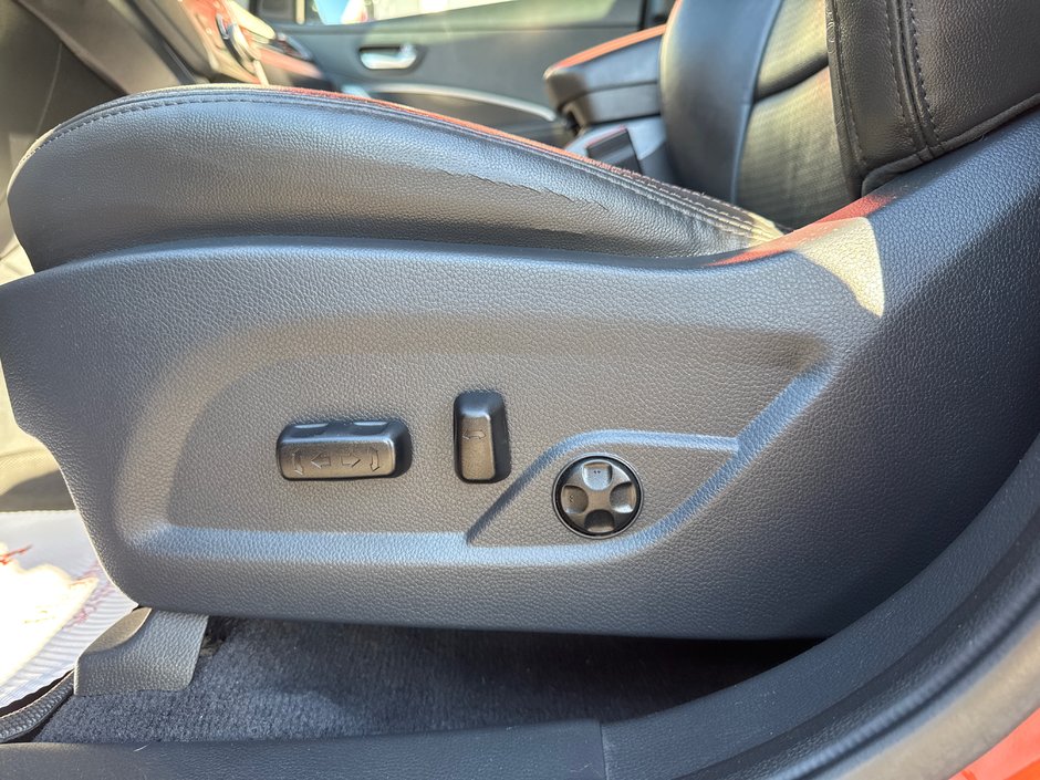 2016 Hyundai Santa Fe Sport 2.0T Limited-14