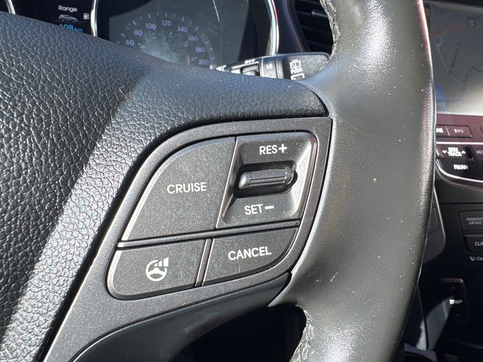 2016 Hyundai Santa Fe Sport 2.0T Limited-17
