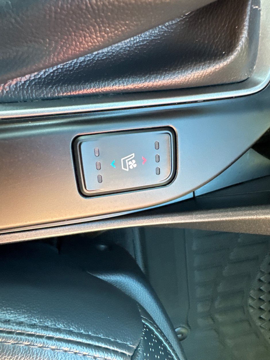 2016 Hyundai Santa Fe Sport 2.0T Limited-24
