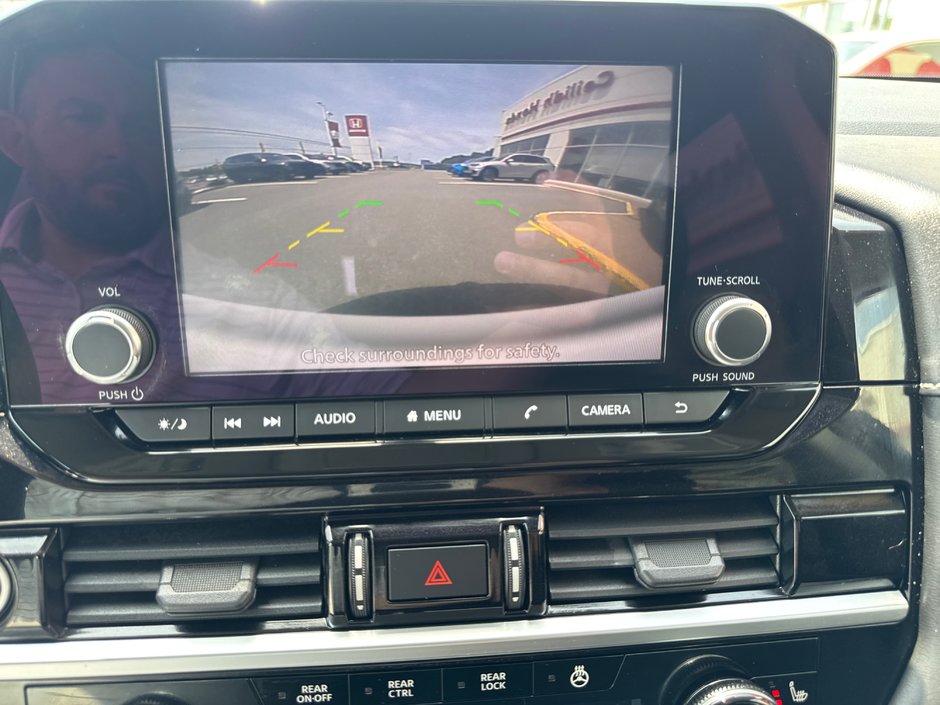 2022 Nissan Pathfinder S-19