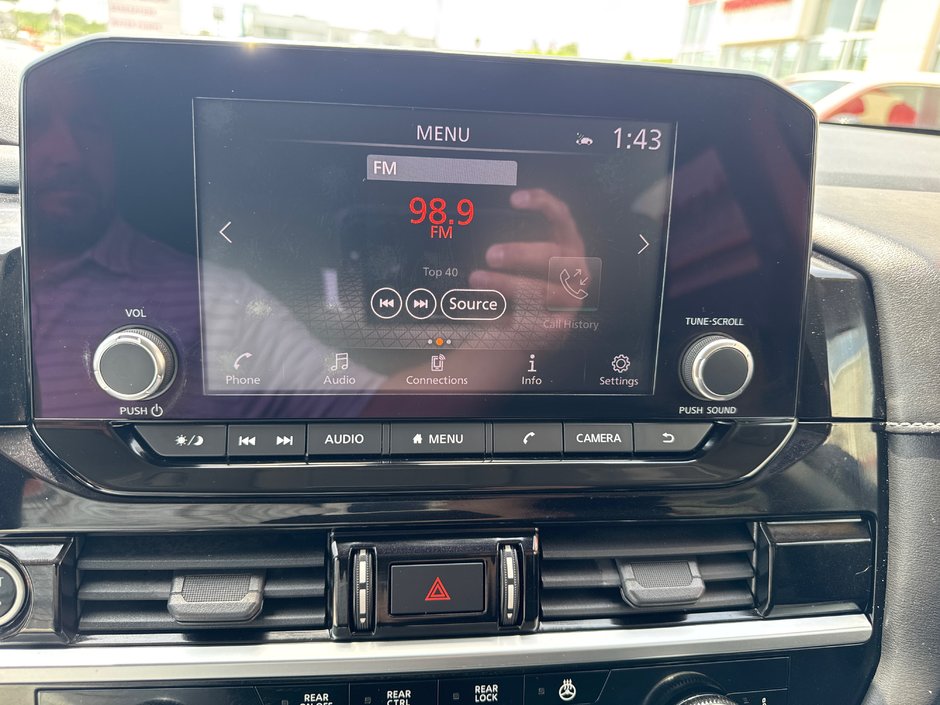 2022 Nissan Pathfinder S-18