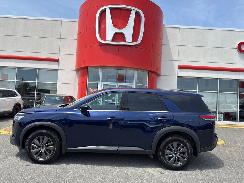 2022 Nissan Pathfinder S-3