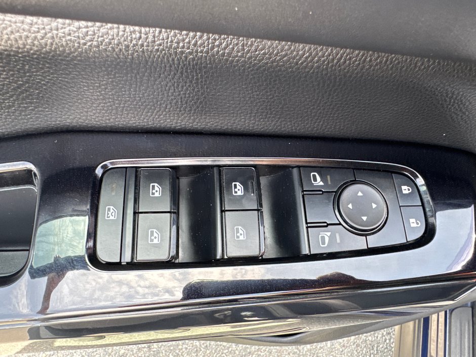2022 Nissan Pathfinder S-11