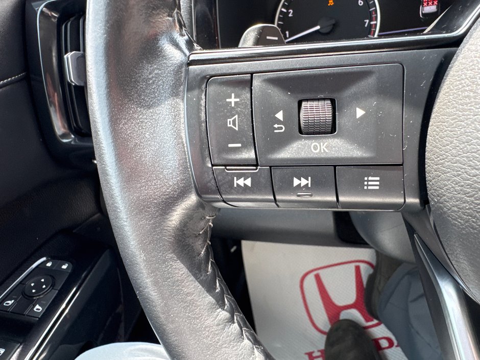 2022 Nissan Pathfinder S-16