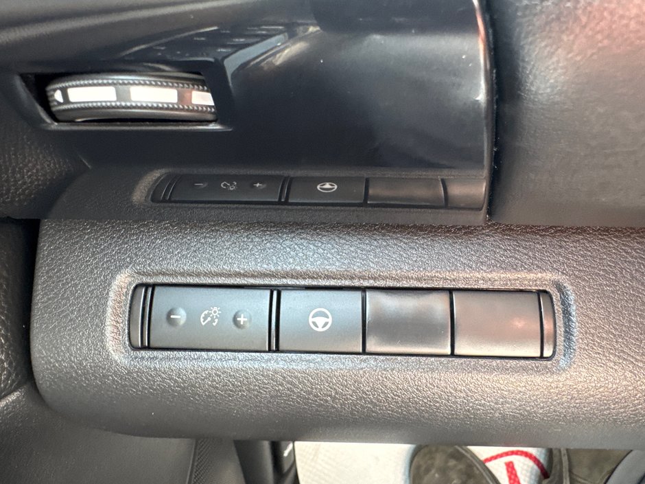 2022 Nissan Pathfinder S-15