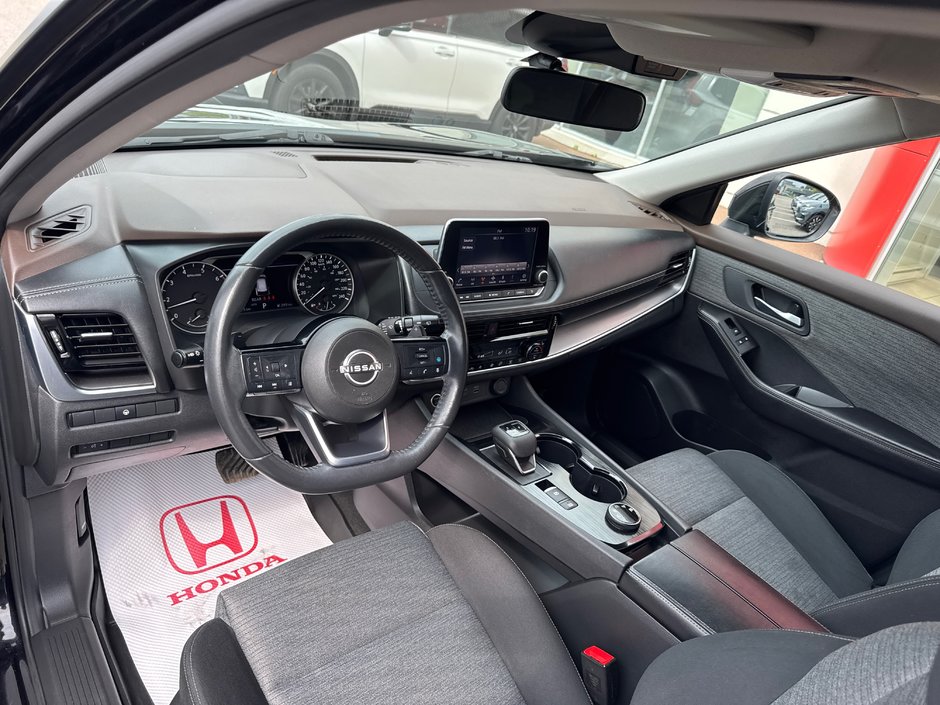 2022 Nissan Rogue SV-10