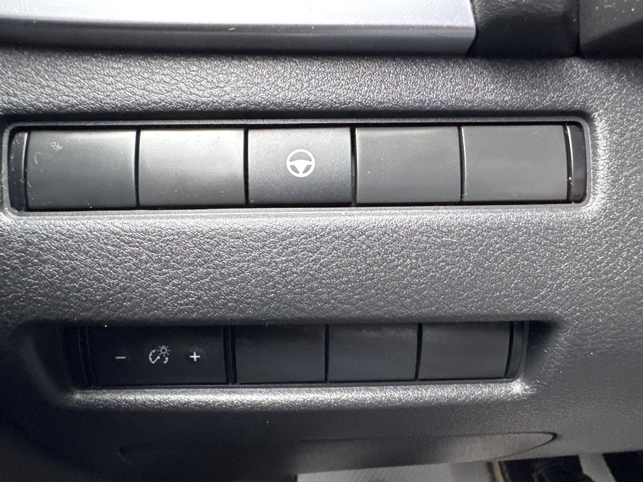 2022 Nissan Rogue SV-16