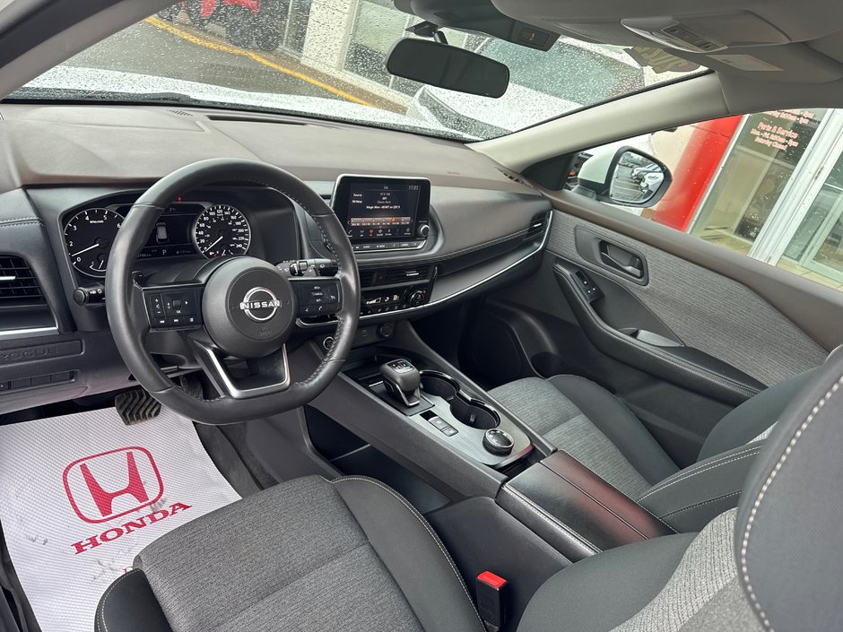 2022 Nissan Rogue S-10