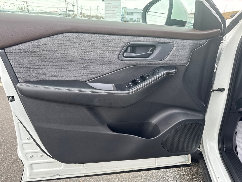 2022 Nissan Rogue S-11