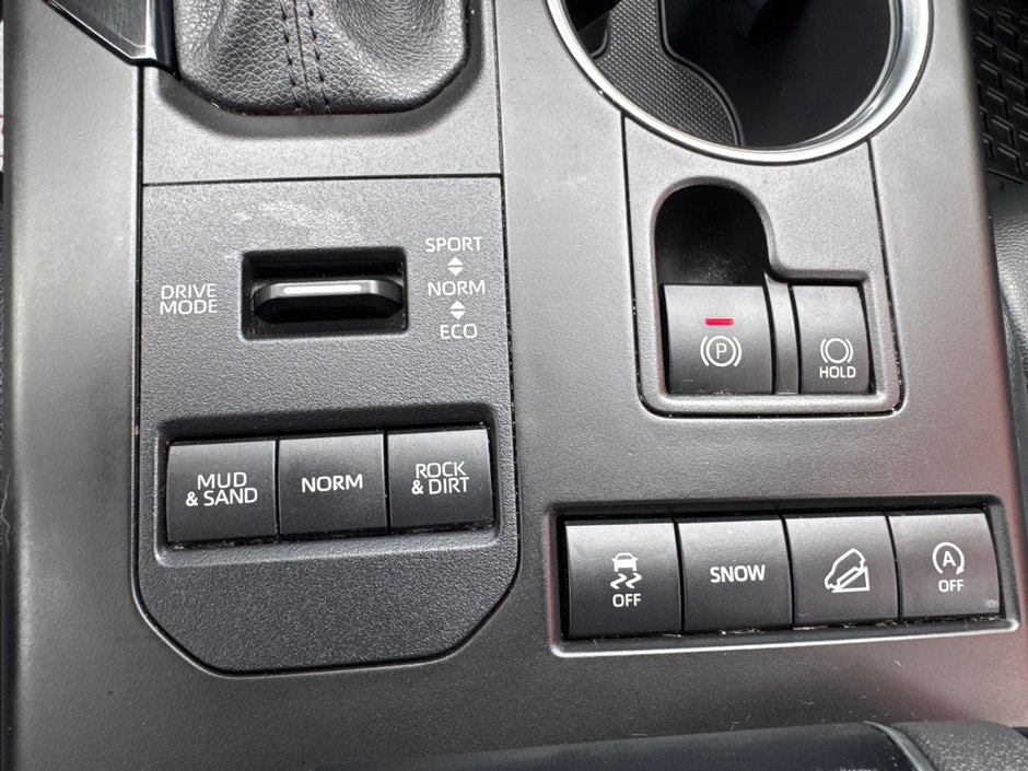 2021 Toyota Highlander XLE-28
