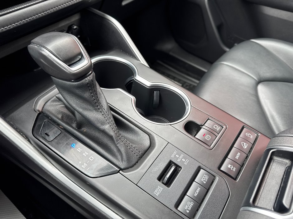 2021 Toyota Highlander XLE-27