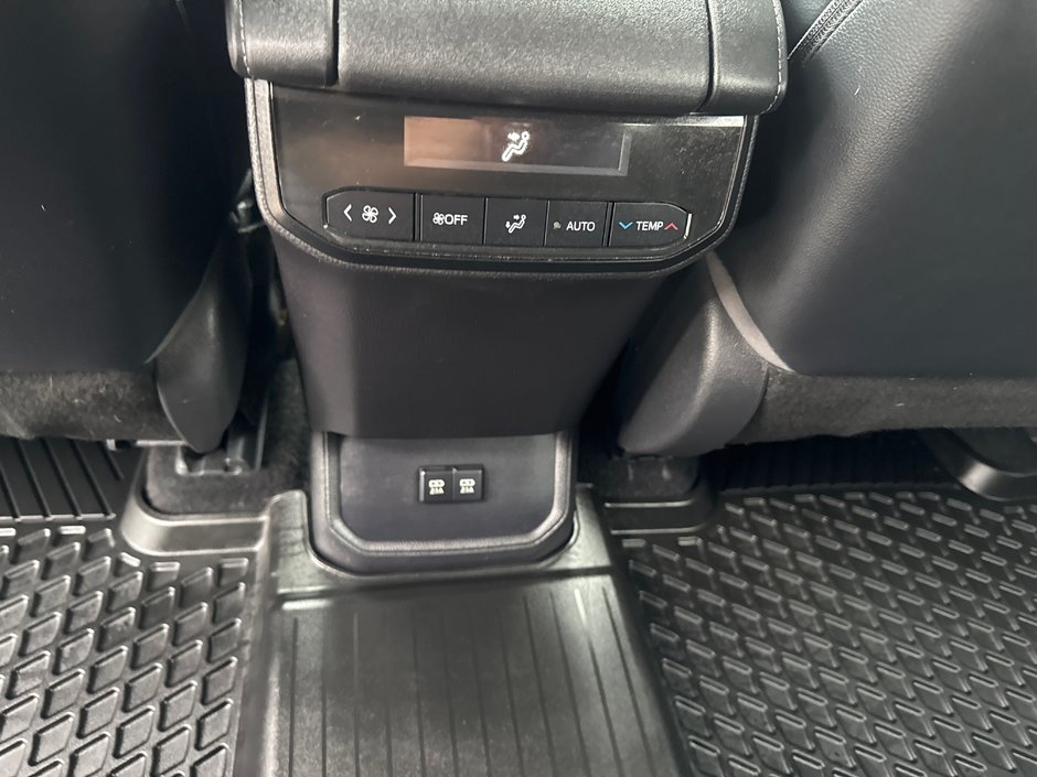 2021 Toyota Highlander XLE-11