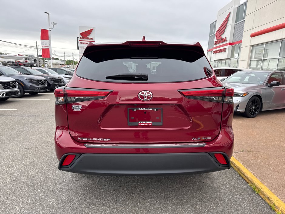 2021 Toyota Highlander XLE-6