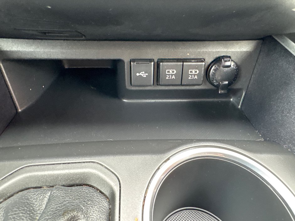 2021 Toyota Highlander XLE-26