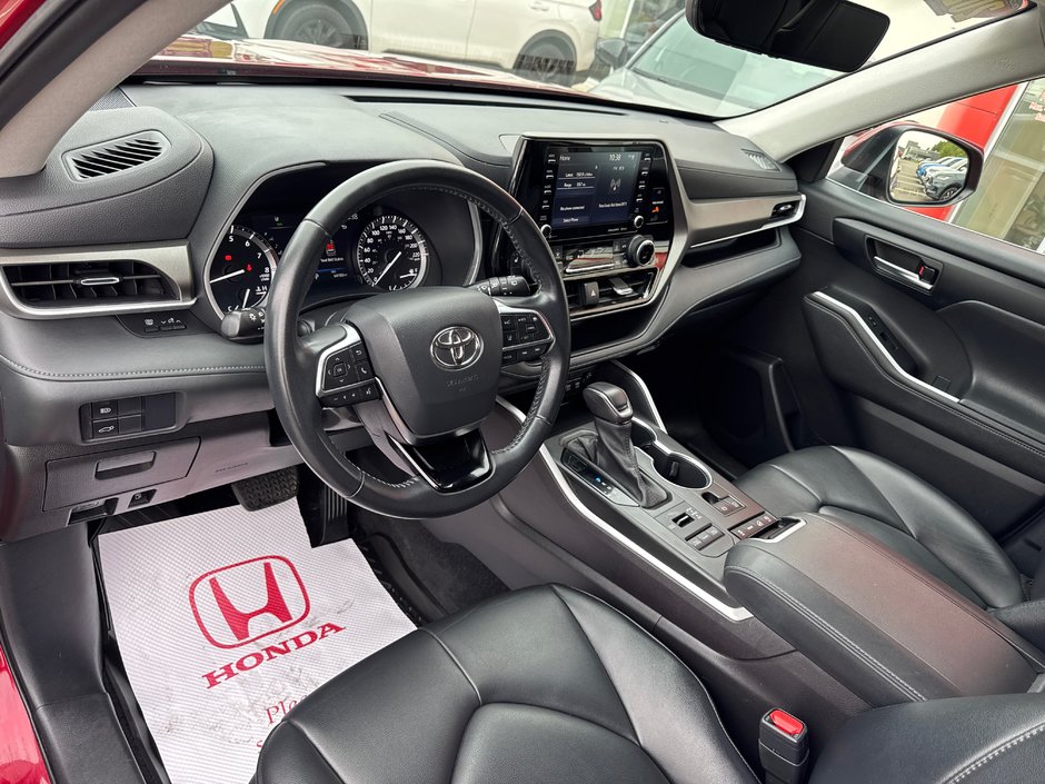2021 Toyota Highlander XLE-13