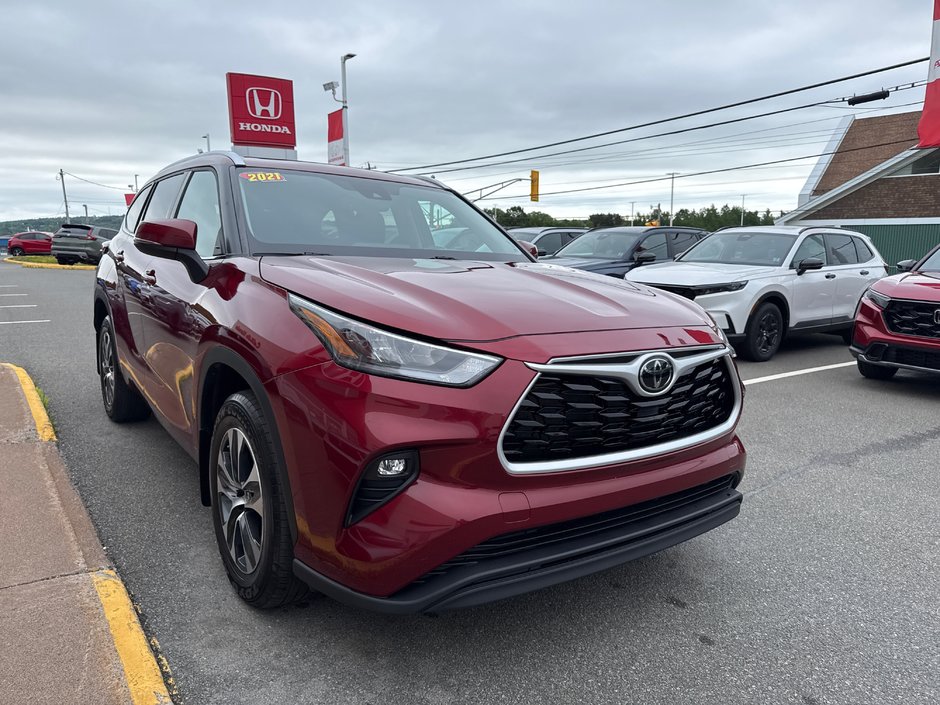 2021 Toyota Highlander XLE-2