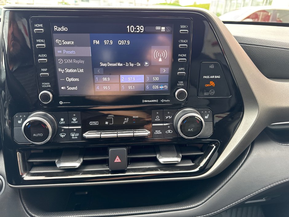 2021 Toyota Highlander XLE-23
