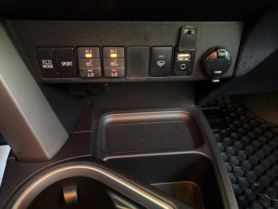 2017 Toyota RAV4 LE-17