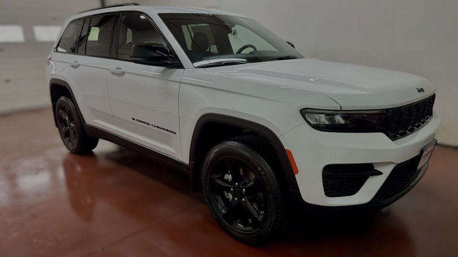 Grand Cherokee ALTITUDE 2024 à Montague, Île-du-Prince-Édouard