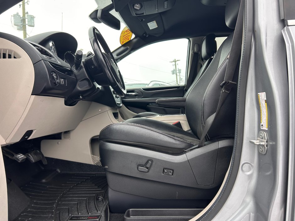2019 Dodge Grand Caravan SXT Premium Plus-26