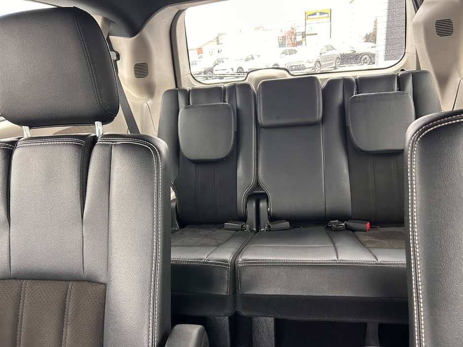 2019 Dodge Grand Caravan SXT Premium Plus-23